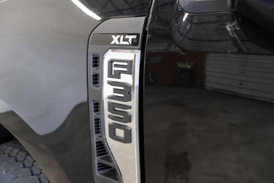 2027 Ford Super Duty F-350 SRW XLT