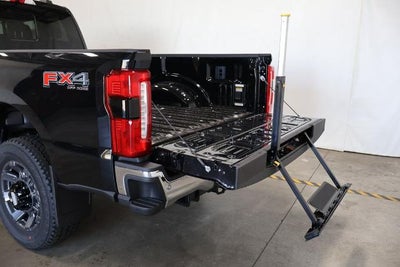 2027 Ford Super Duty F-350 SRW XLT