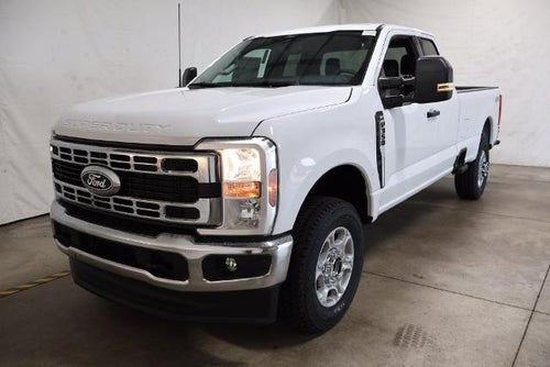 2027 Ford Super Duty F-350 SRW XLT