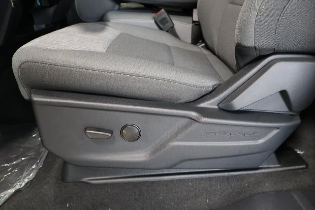 2027 Ford Super Duty F-350 SRW XLT