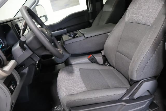 2027 Ford Super Duty F-350 SRW XLT
