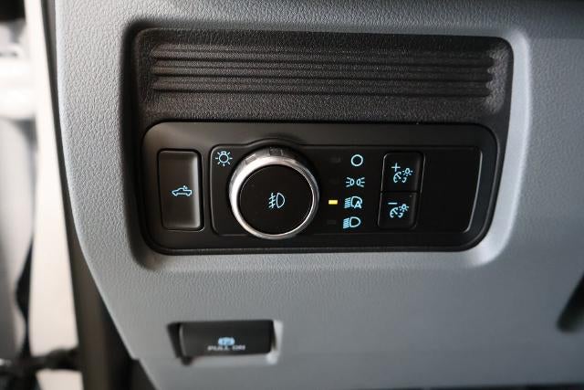 2027 Ford Super Duty F-350 SRW XLT