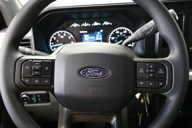 2027 Ford Super Duty F-350 SRW XLT