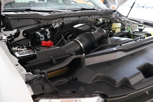 2027 Ford Super Duty F-350 SRW XLT