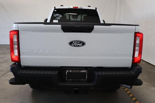 2027 Ford Super Duty F-350 SRW XL