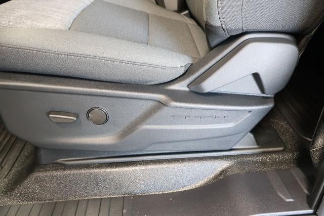 2027 Ford Super Duty F-350 SRW XLT