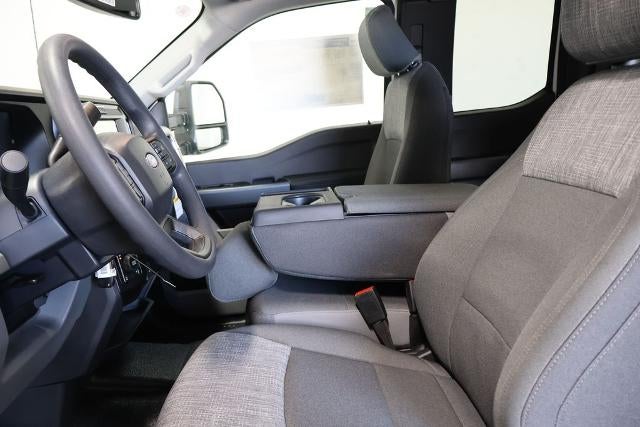 2027 Ford Super Duty F-350 SRW XLT