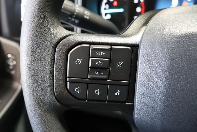 2027 Ford Super Duty F-350 SRW XLT