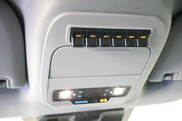 2027 Ford Super Duty F-350 SRW XLT