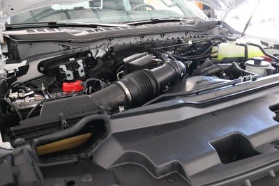 2027 Ford Super Duty F-350 SRW XLT
