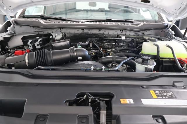 2027 Ford Super Duty F-350 SRW XLT