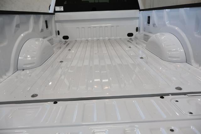 2027 Ford Super Duty F-350 SRW XLT