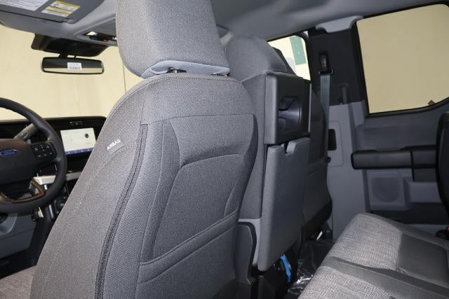 2027 Ford Super Duty F-350 SRW XLT