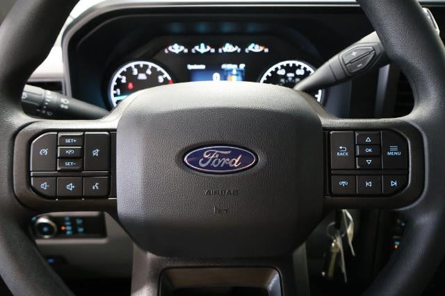 2027 Ford Super Duty F-350 SRW XLT