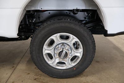 2027 Ford Super Duty F-350 SRW XLT
