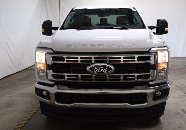 2027 Ford Super Duty F-350 SRW XLT