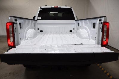 2027 Ford Super Duty F-350 SRW XLT