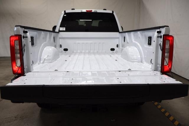 2027 Ford Super Duty F-350 SRW XLT