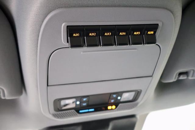 2027 Ford Super Duty F-350 SRW XLT