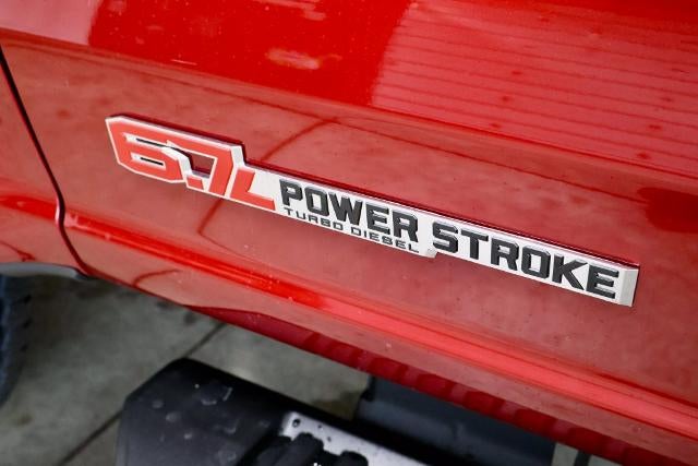 2027 Ford Super Duty F-350 SRW XLT