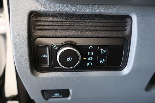2027 Ford Super Duty F-350 SRW XL
