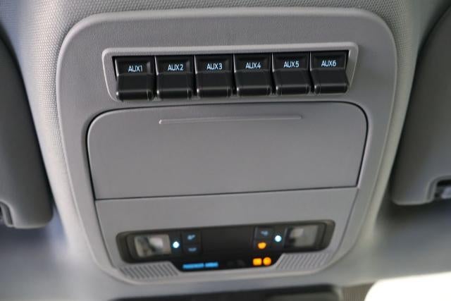 2027 Ford Super Duty F-350 SRW XL
