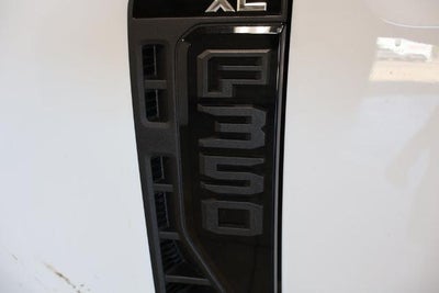 2027 Ford Super Duty F-350 SRW XL