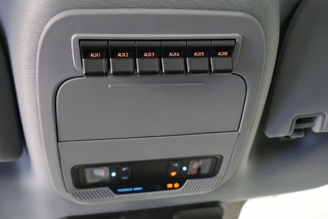 2027 Ford Super Duty F-350 SRW XL