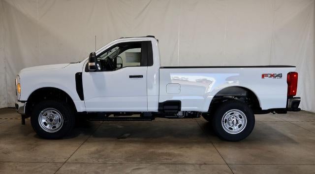 2027 Ford Super Duty F-350 SRW XL