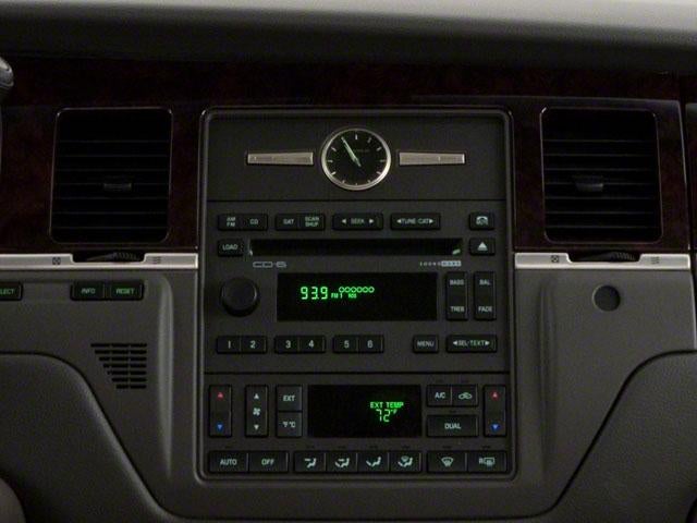 2011 Lincoln Town Car Signature Limited