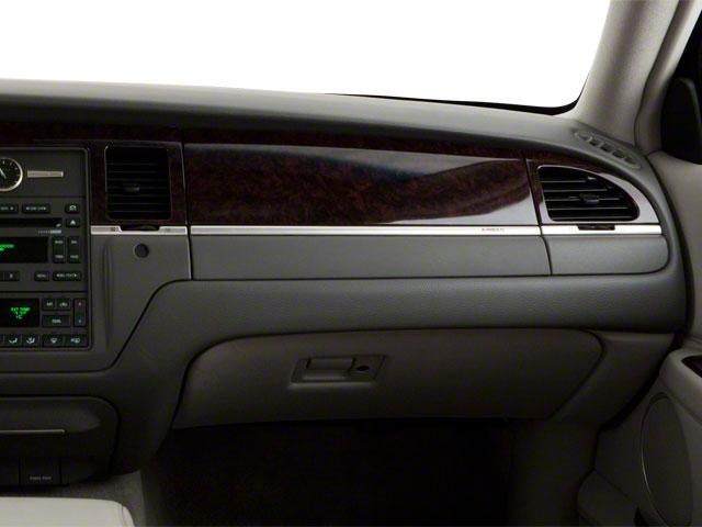 2011 Lincoln Town Car Signature Limited