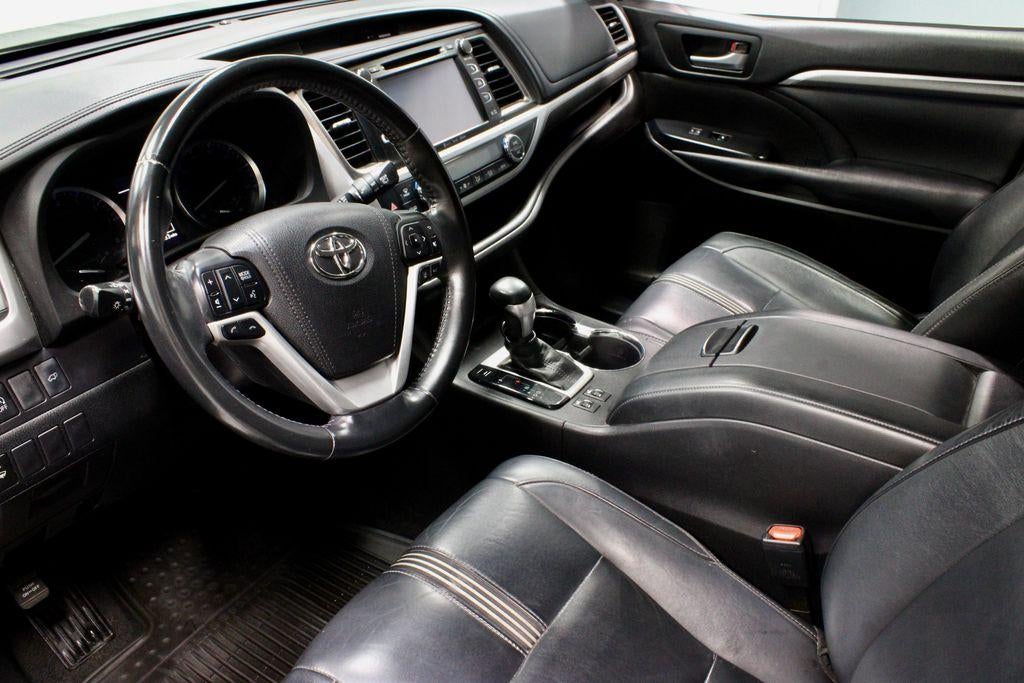 2018 Toyota Highlander SE