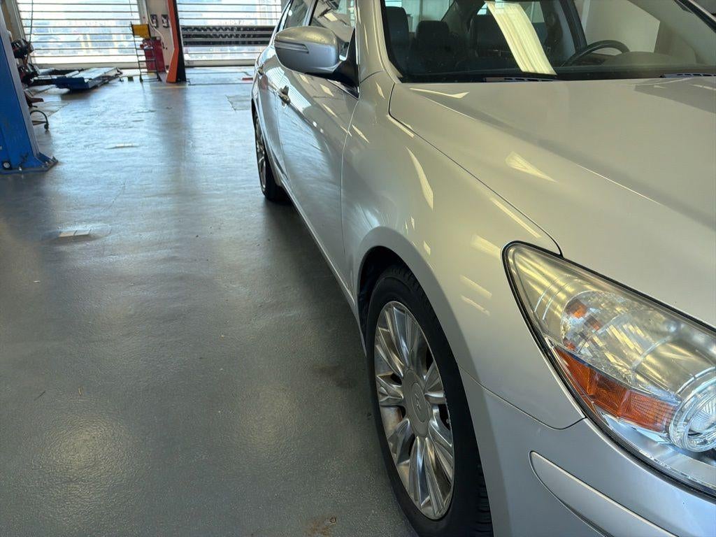 2009 Hyundai GENESIS Base