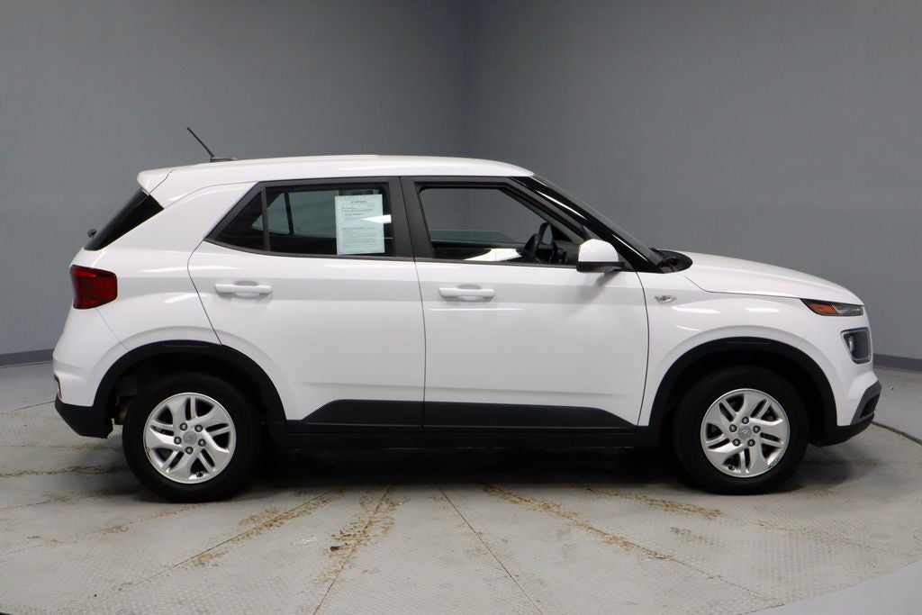 2023 Hyundai VENUE SE