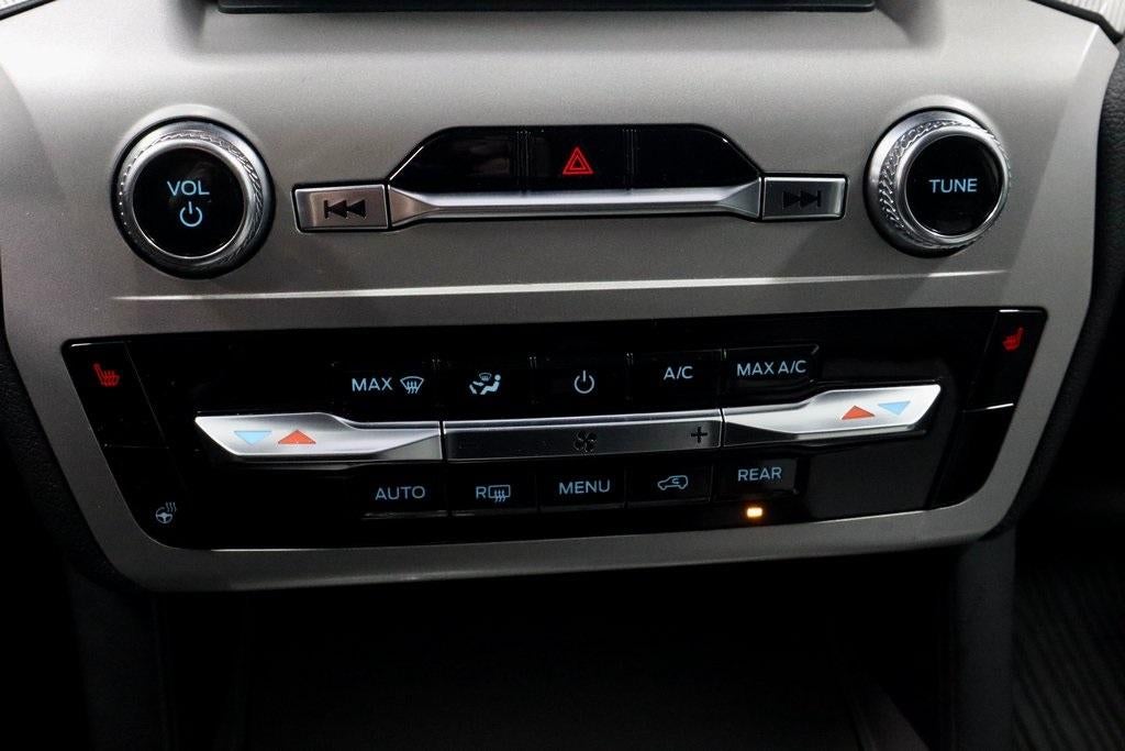 2023 Ford Explorer XLT 4WD