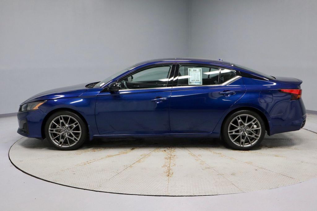 2023 Nissan Altima 2.0 SR Sedan