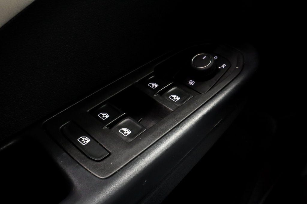 2025 Volkswagen Taos SE 4MOTION