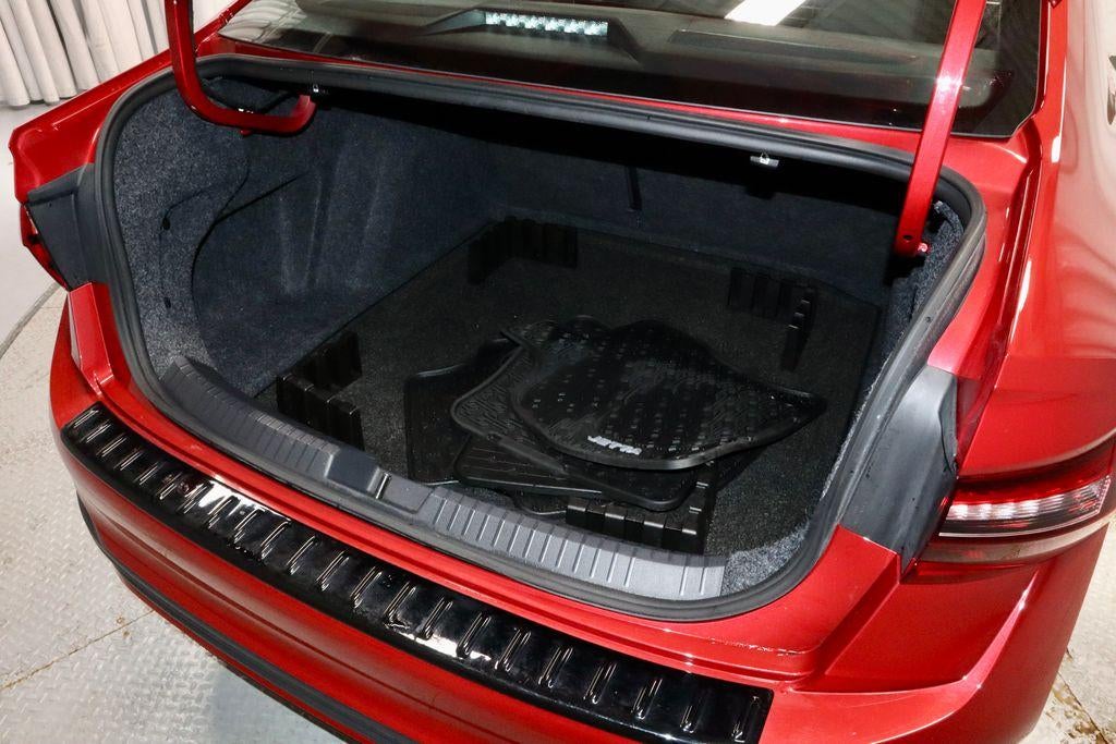 2023 Volkswagen Jetta SE Auto