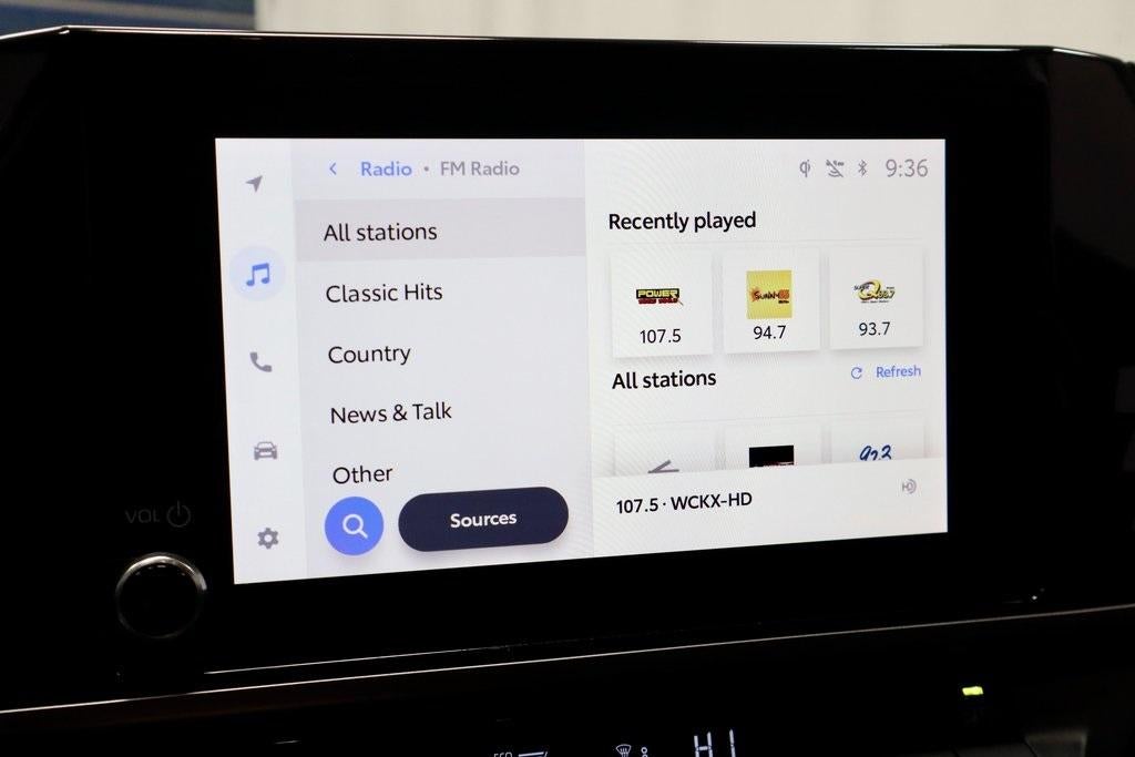 2025 Toyota Camry LE (SE)