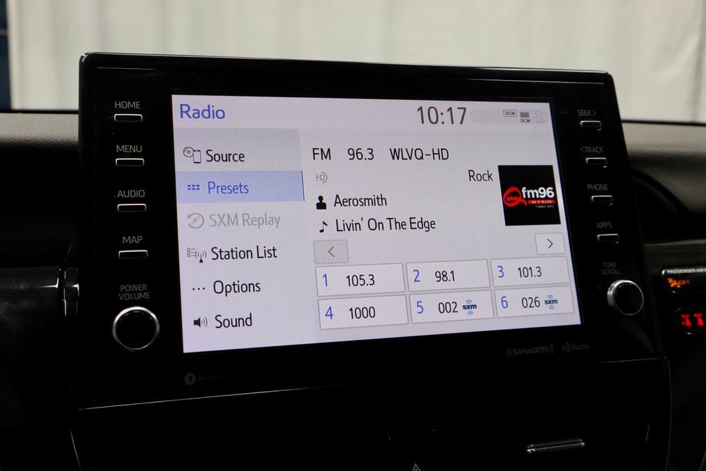 2022 Toyota Camry SE Auto (SE)