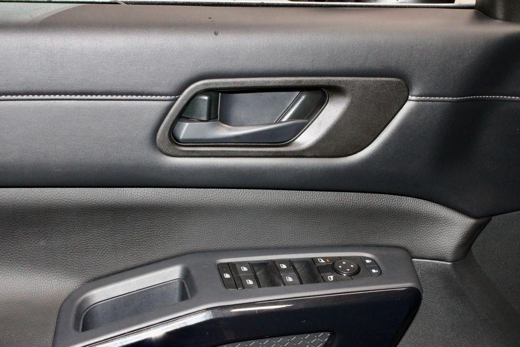 2024 Nissan Pathfinder SV 4WD