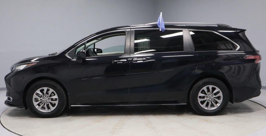 2022 Toyota Sienna XLE AWD 7-Passenger (Natl)