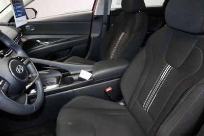 2024 Hyundai ELANTRA SEL IVT