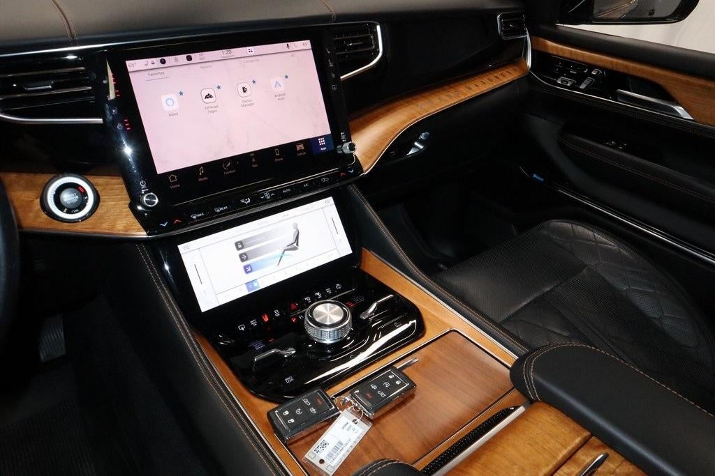 2022 Jeep Grand Wagoneer Series III