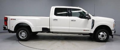 2023 Ford Super Duty F-350 DRW Lariat