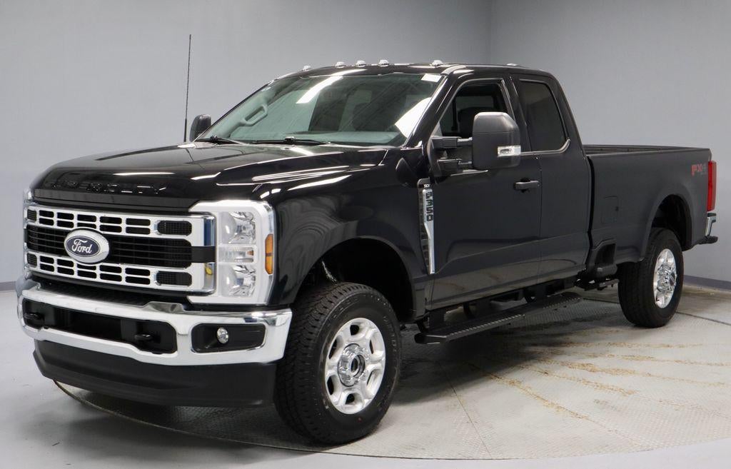 2025 Ford Super Duty F-350 SRW XLT