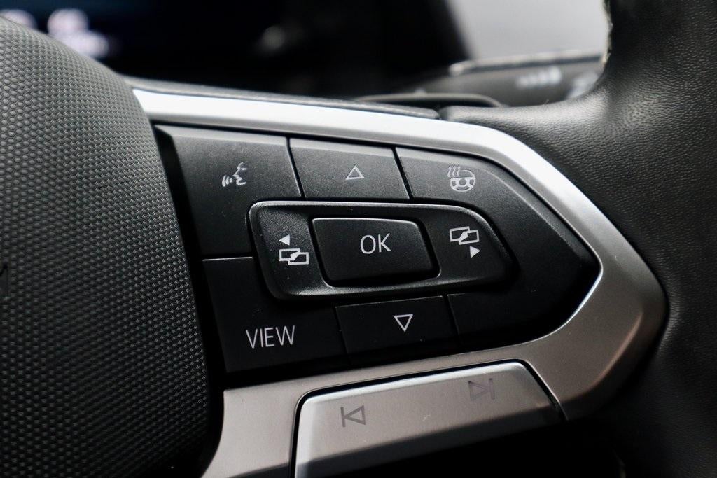 2025 Volkswagen Atlas Cross Sport 2.0T SE w/Technology