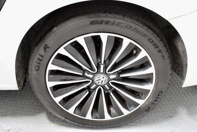2022 Volkswagen Passat 2.0T Limited Edition