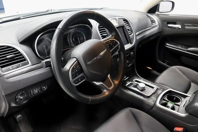 2022 Chrysler 300 Touring