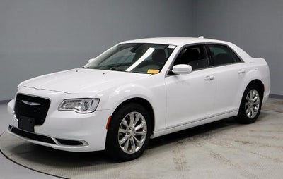 2022 Chrysler 300 Touring